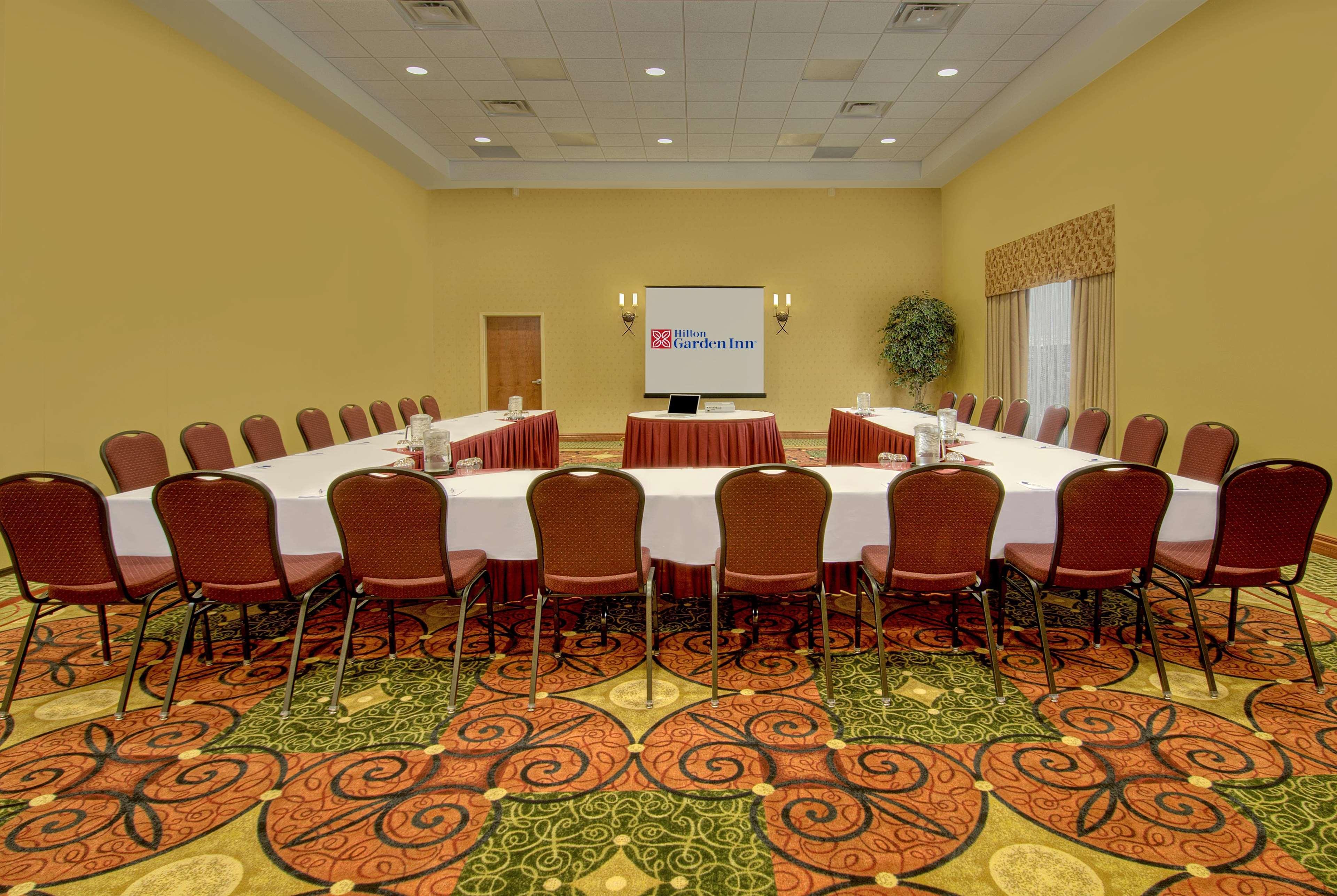 Hilton Garden Inn Ottawa Airport Экстерьер фото